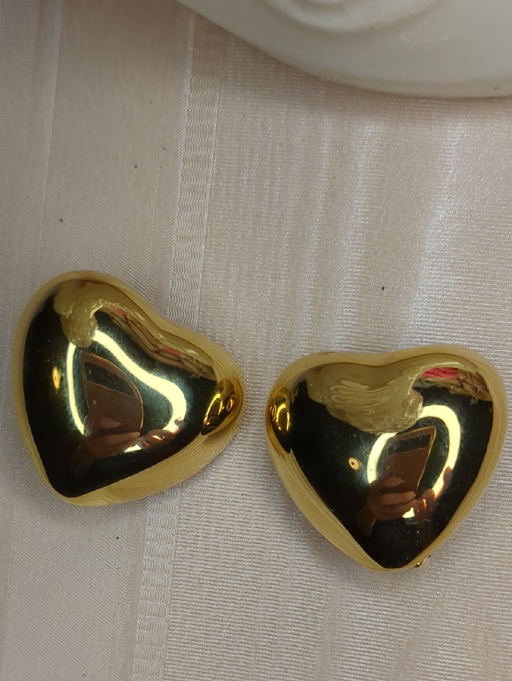 Vintage 70s Liz Claiborne Chunky Gold Heart Earrings Clip-on Old Money Preppy